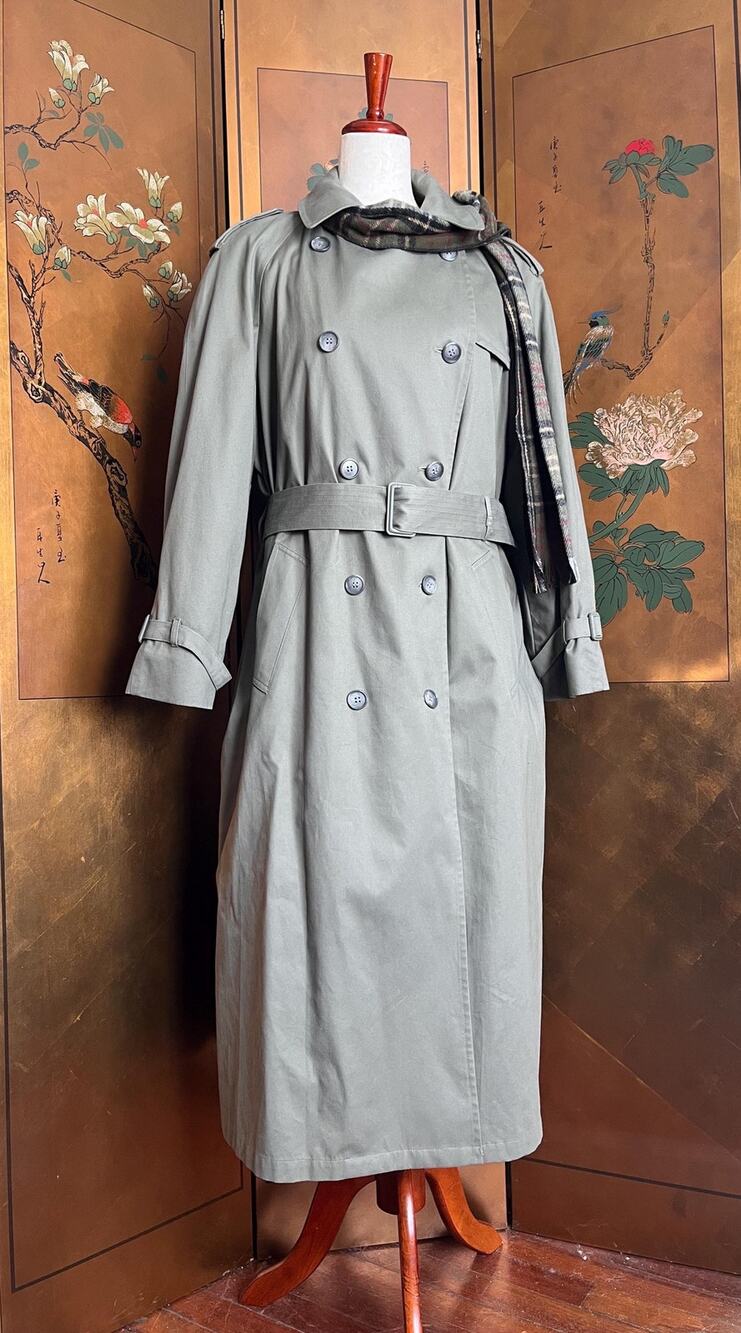 Limited Edition London fog trench coat in green, size 16